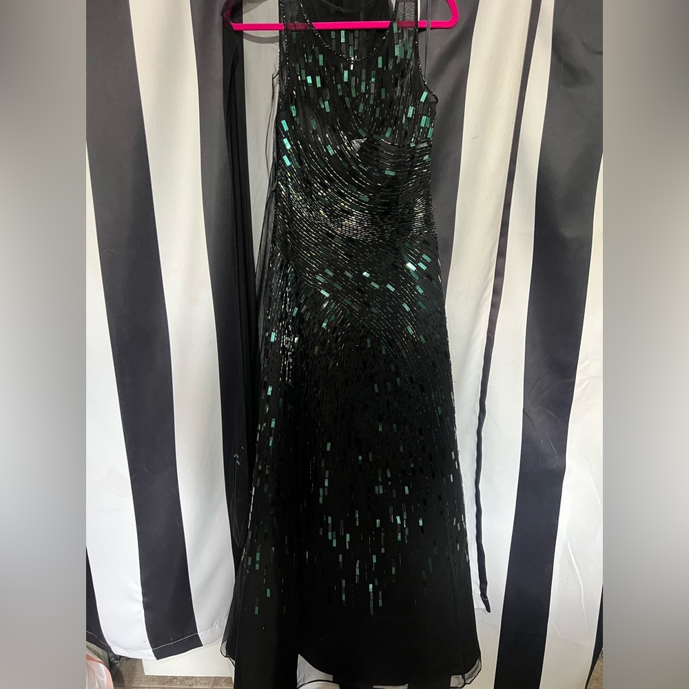 Elegant Black and Green Evening Gown